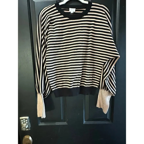 NWT Lelis Collection Striped Knit Casual Sweater Size Small - Picture 8 of 10